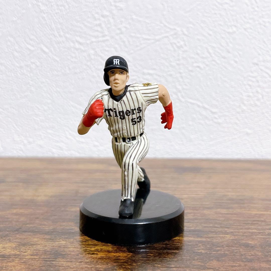 『阪神タイガース⚾️』ミニフィギュア 阪神タイガース 大山選手のミニフィギュアとサイン入りボール